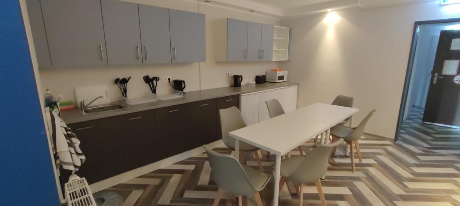 Sali Homes - Ferienwohnung In Kevelaer - Basic Bagian luar foto